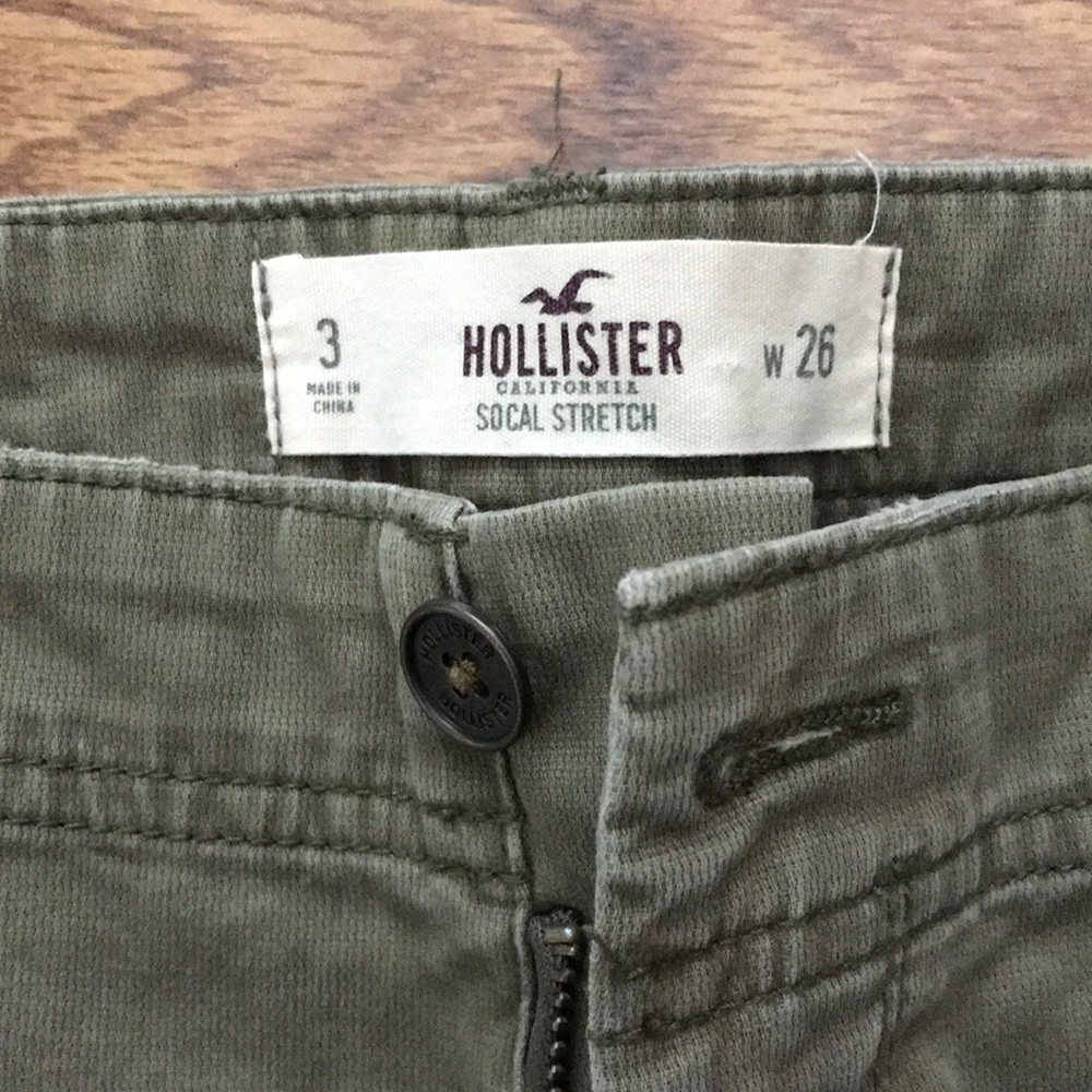 HOLLISTER. Shorts - Picture 2 of 3